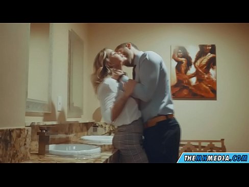 ❤️ Ha blonde e mahlahahlaha e u eka ka kamoreng ea ho phomola ea sechaba ❤  ❌️❤